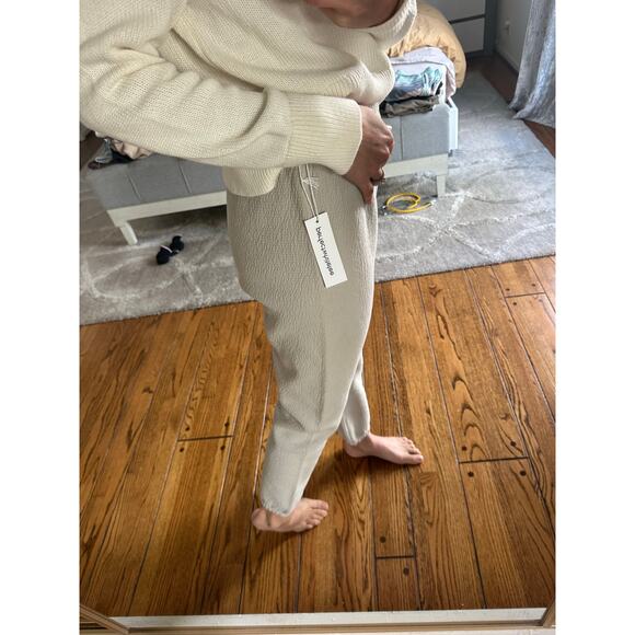 Perfectwhitetee Jones Joggers Chalk Color NWT XS - Picture 9 of 9